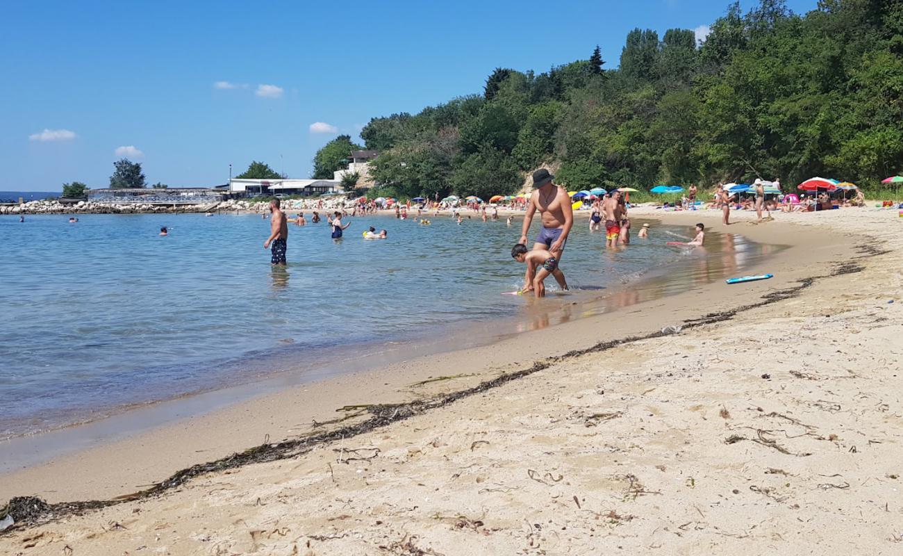 Trakata beach'in fotoğrafı parlak kum yüzey ile