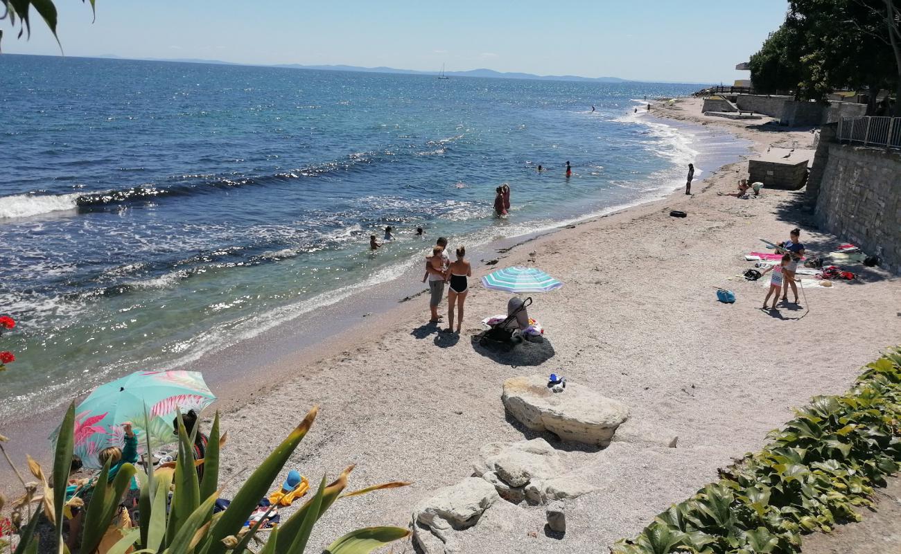 Staria Grad'in fotoğrafı bej kabuklu kum yüzey ile