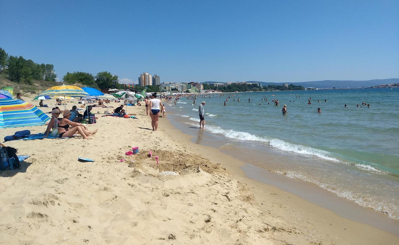 Nessebar beach'in fotoğrafı beyaz kum yüzey ile