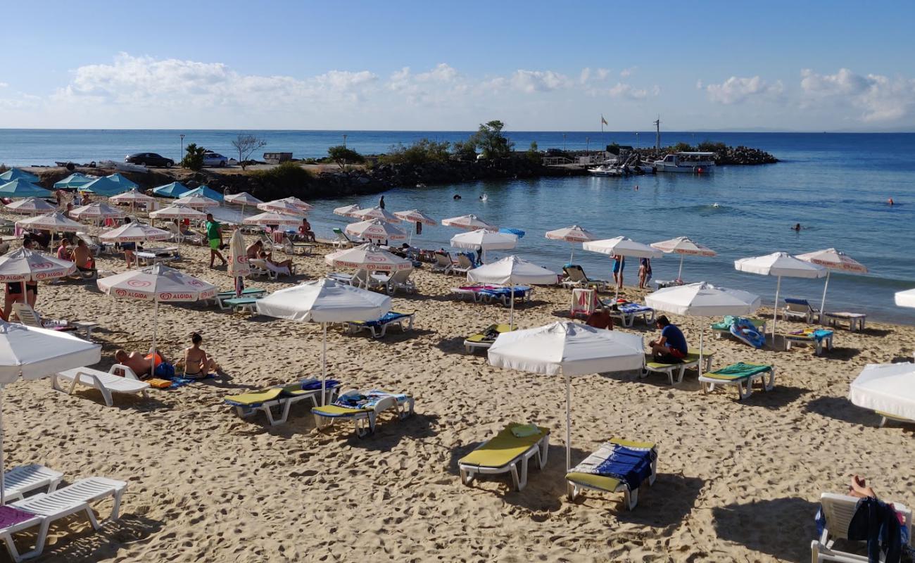 Olympic hope beach II'in fotoğrafı beyaz kum yüzey ile