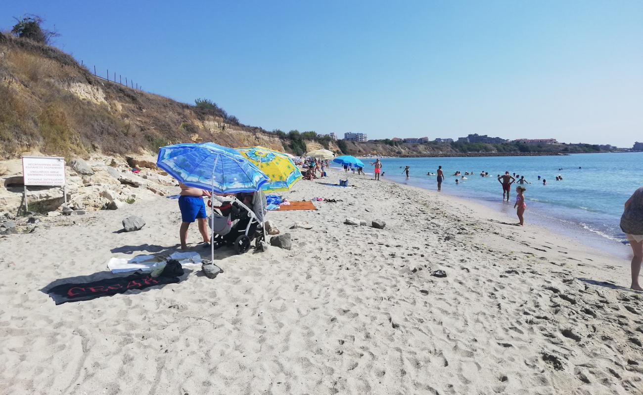 Aheloy beach'in fotoğrafı parlak kum yüzey ile