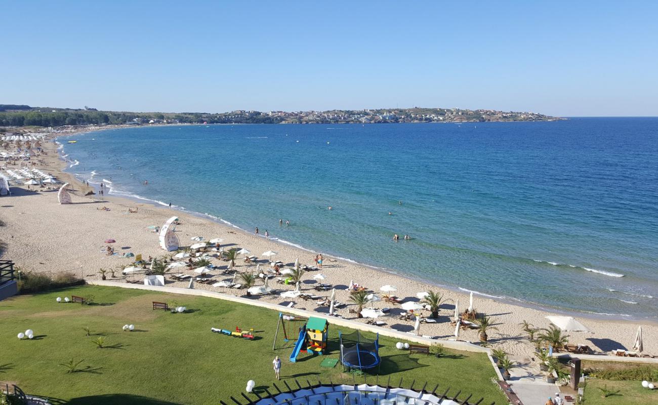 Smokinya beach'in fotoğrafı parlak ince kum yüzey ile