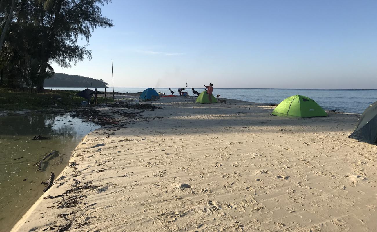 Fifth Beach'in fotoğrafı parlak ince kum yüzey ile