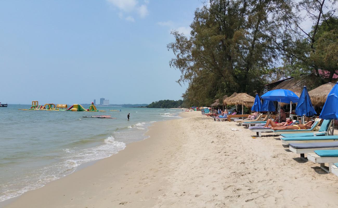 Otres Beach'in fotoğrafı i̇nce bej kum yüzey ile