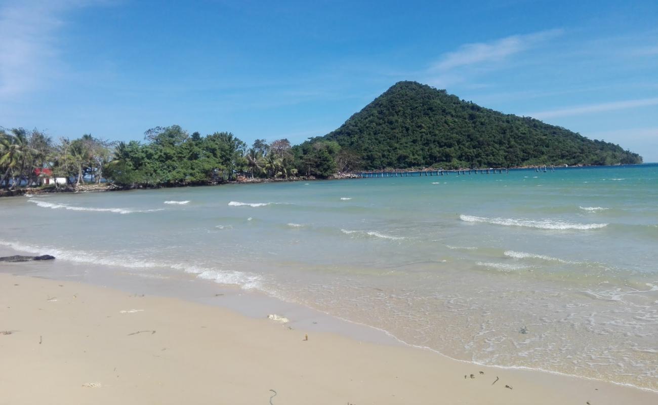 M-Pai Bay'in fotoğrafı açık bej kum yüzey ile