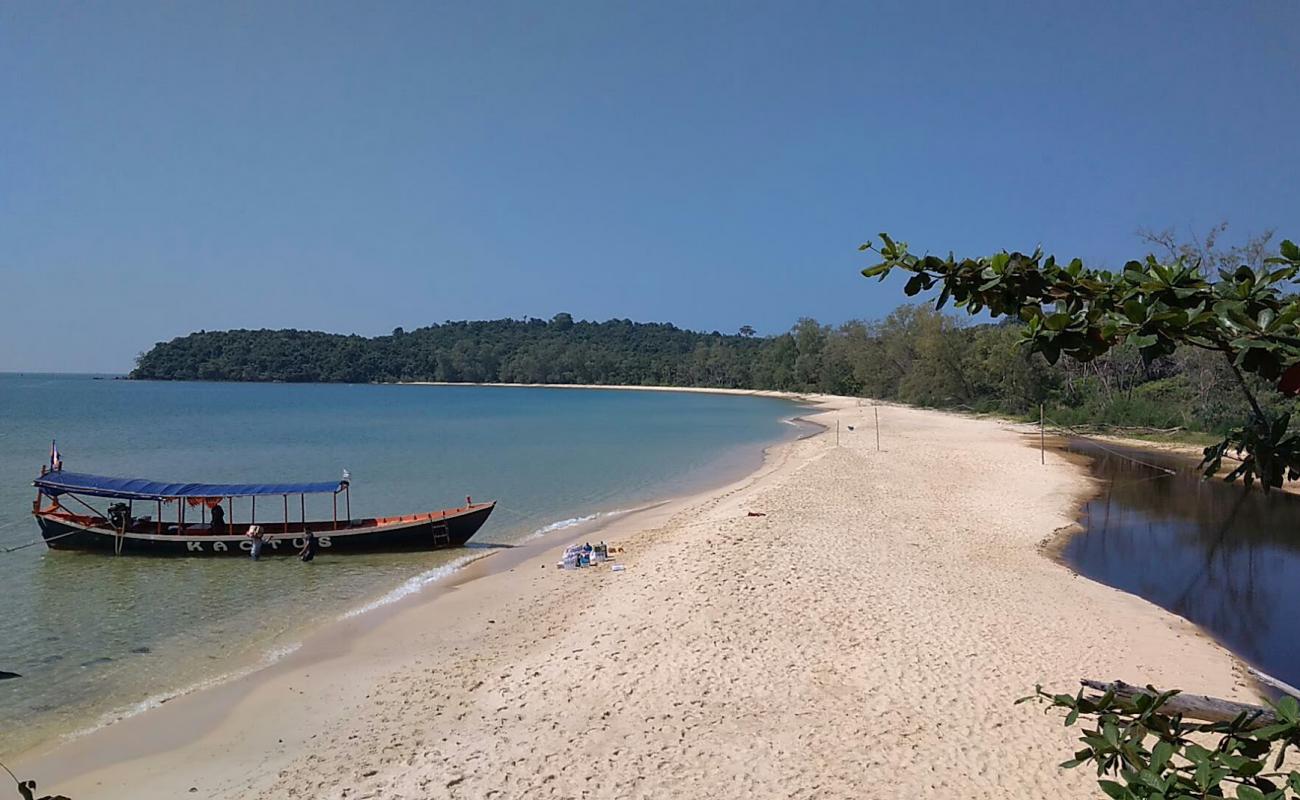 Koh Takiev Beach II'in fotoğrafı parlak kum yüzey ile