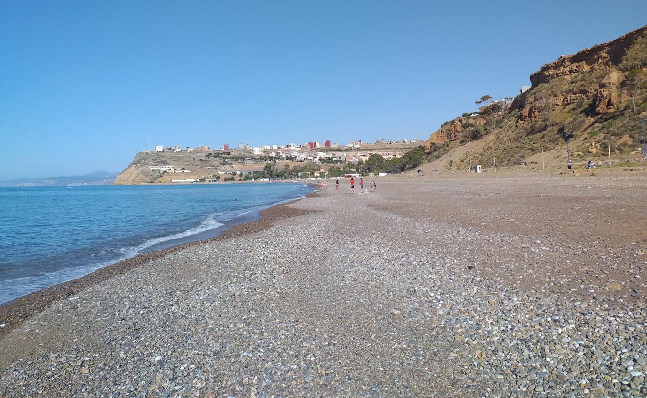 B'hira Beach'in fotoğrafı bej kum ve kayalar yüzey ile