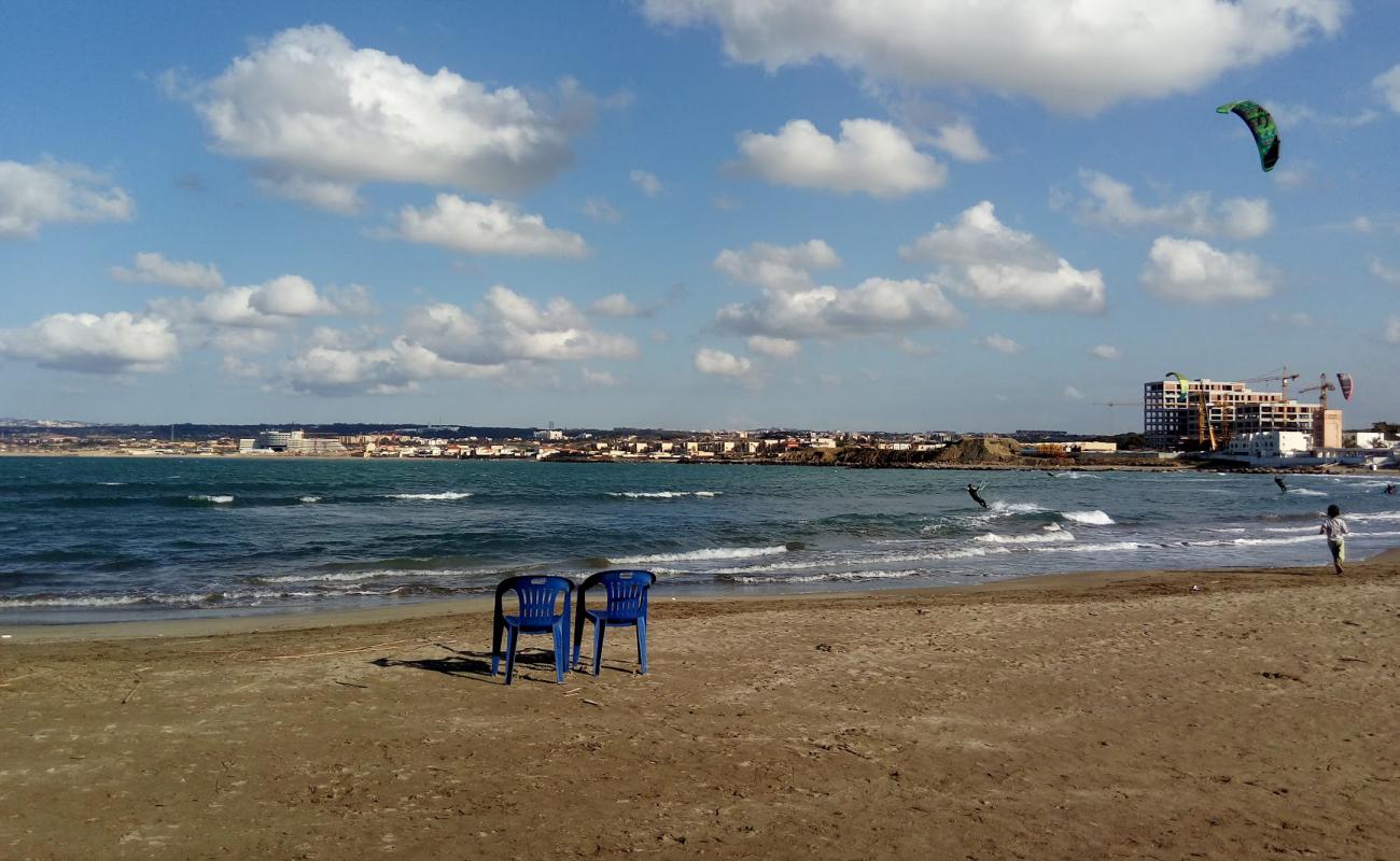 Plage Sidi Fredj'in fotoğrafı parlak kum yüzey ile