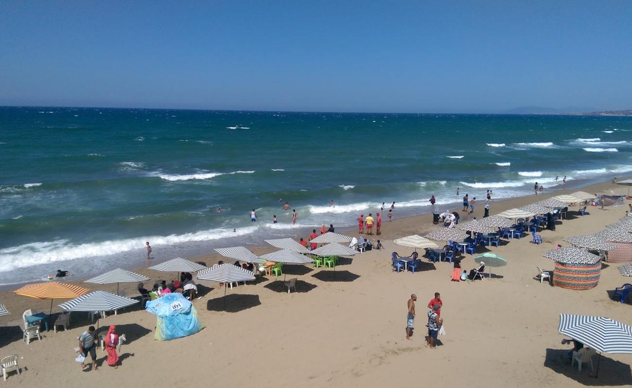 Plage de Boumerdes'in fotoğrafı parlak kum yüzey ile