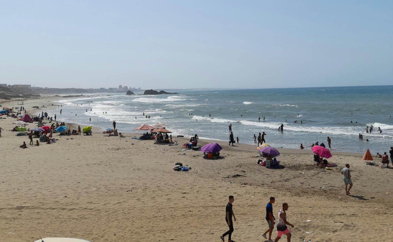 Plage de Boumerdes'in fotoğrafı parlak kum yüzey ile