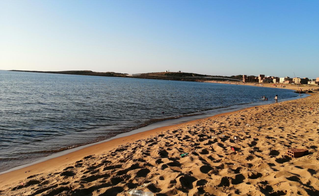 Plage Zaway Rabta'in fotoğrafı açık bej kum yüzey ile