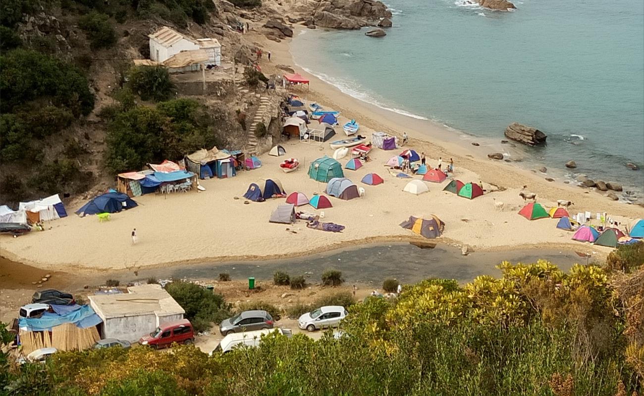 Marsa zitoun beach'in fotoğrafı parlak kum yüzey ile