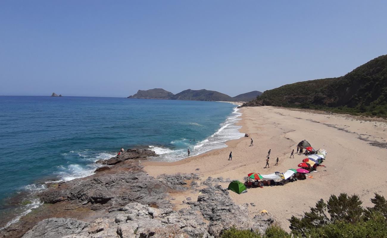 Oued Bibi Beach'in fotoğrafı açık bej kum yüzey ile