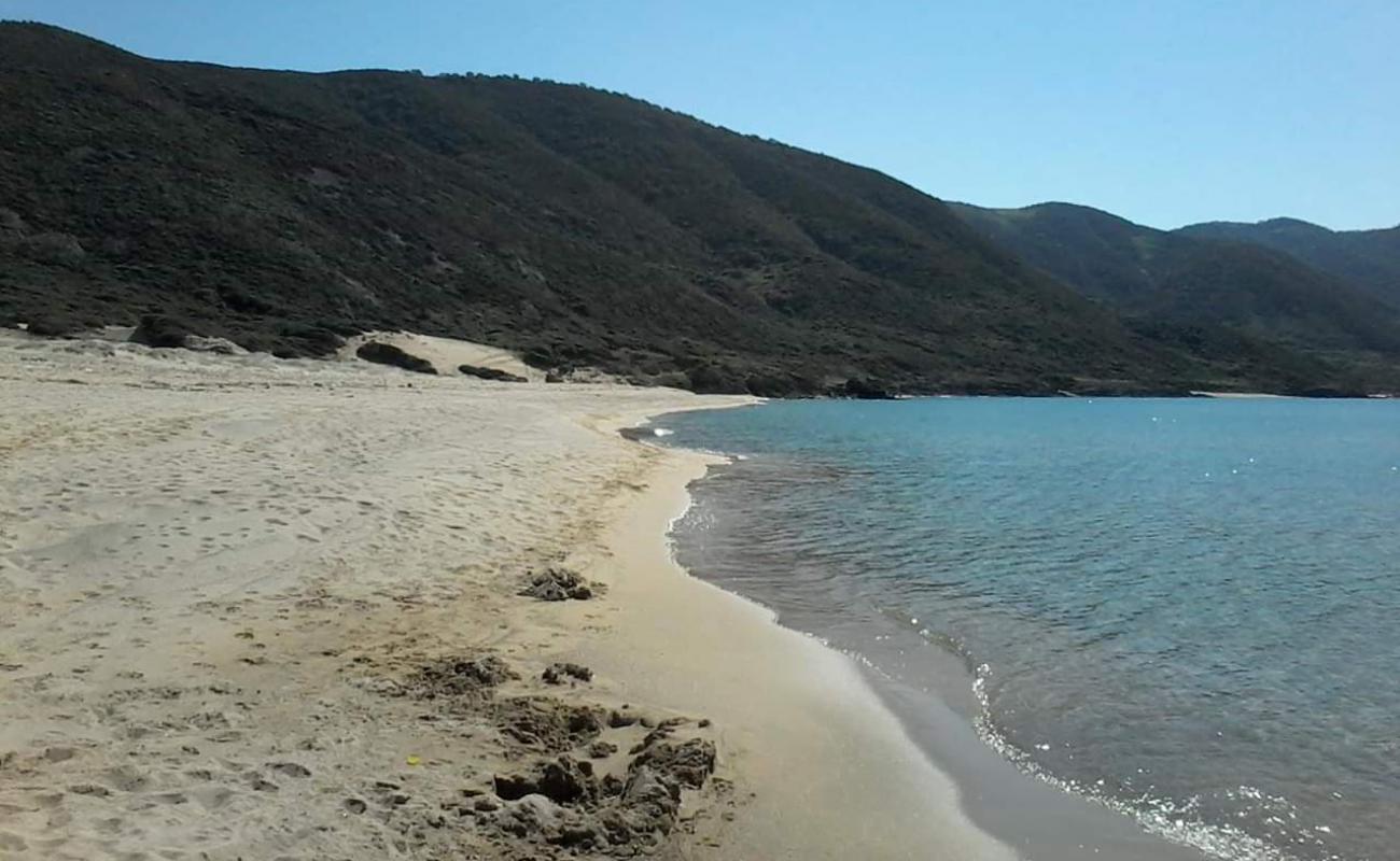 Plage akkacha'in fotoğrafı açık bej kum yüzey ile