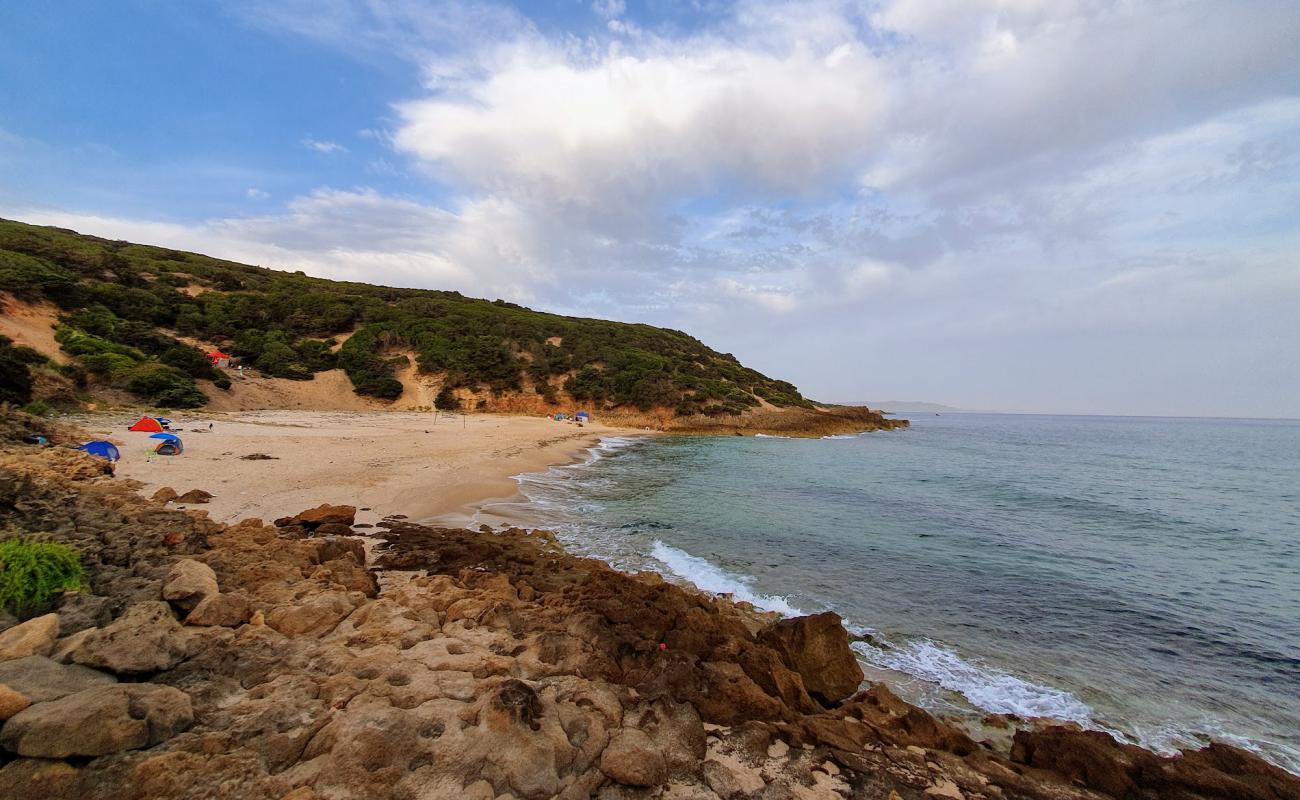 Plage Boutribicha'in fotoğrafı açık bej kum yüzey ile