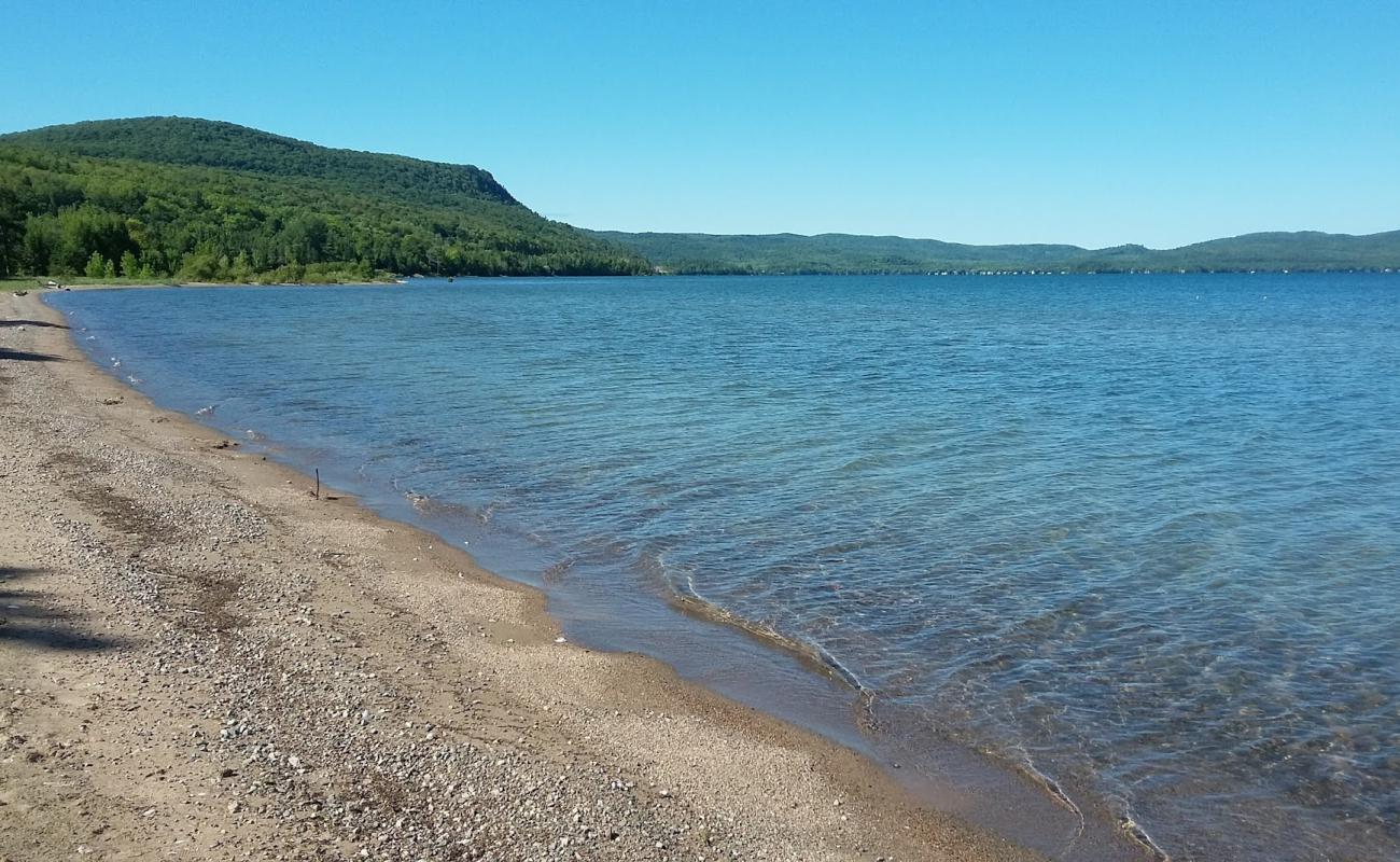 Harmony Beach'in fotoğrafı çakıl ile kum yüzey ile