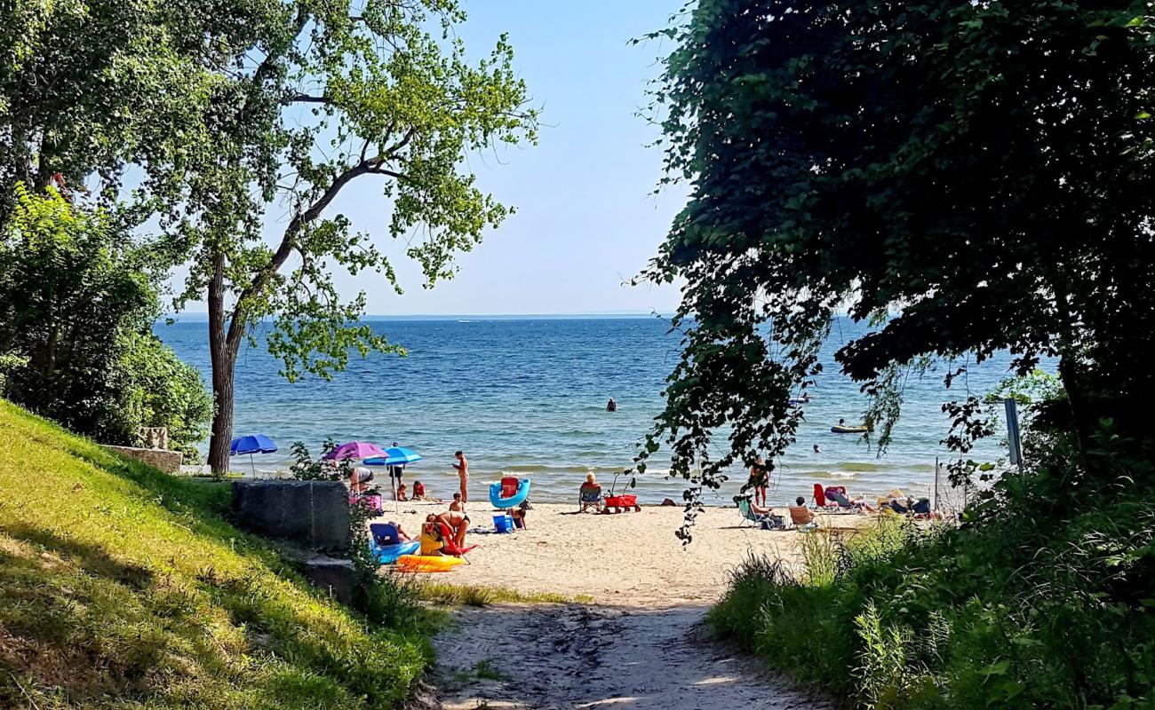 Crescent Beach'in fotoğrafı parlak kum yüzey ile