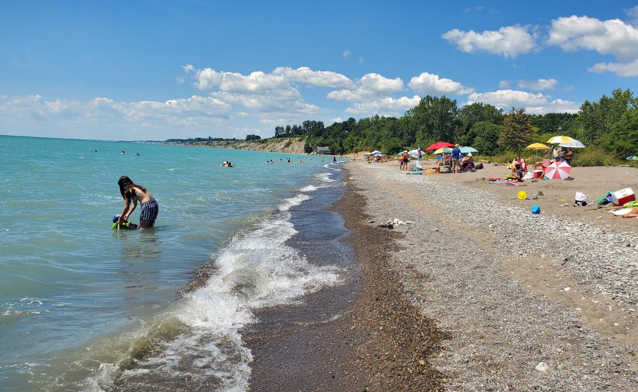 Port Bruce Beach (Dubs Beach)'in fotoğrafı çakıl ile kum yüzey ile