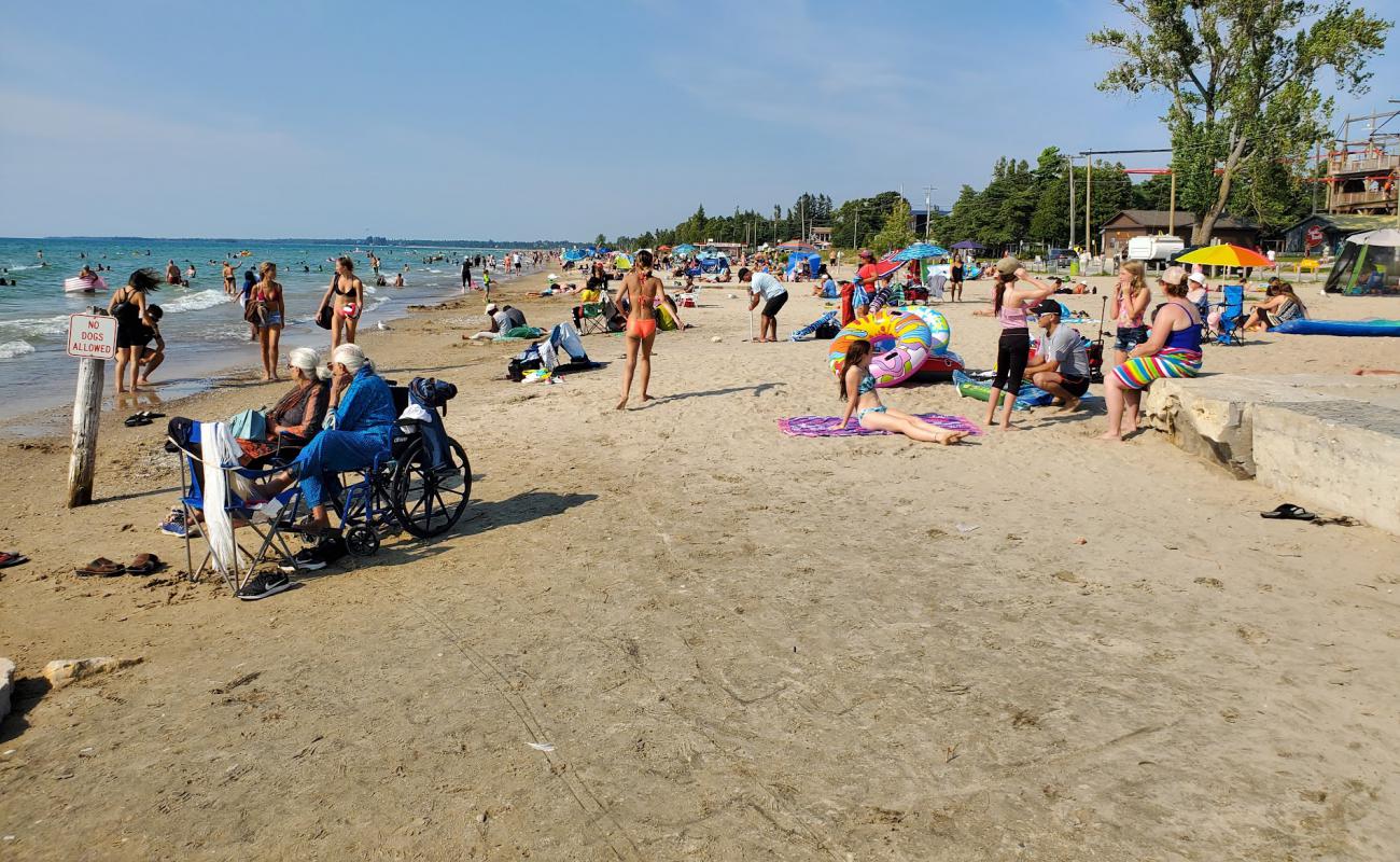 Sauble Beach'in fotoğrafı açık bej kum yüzey ile