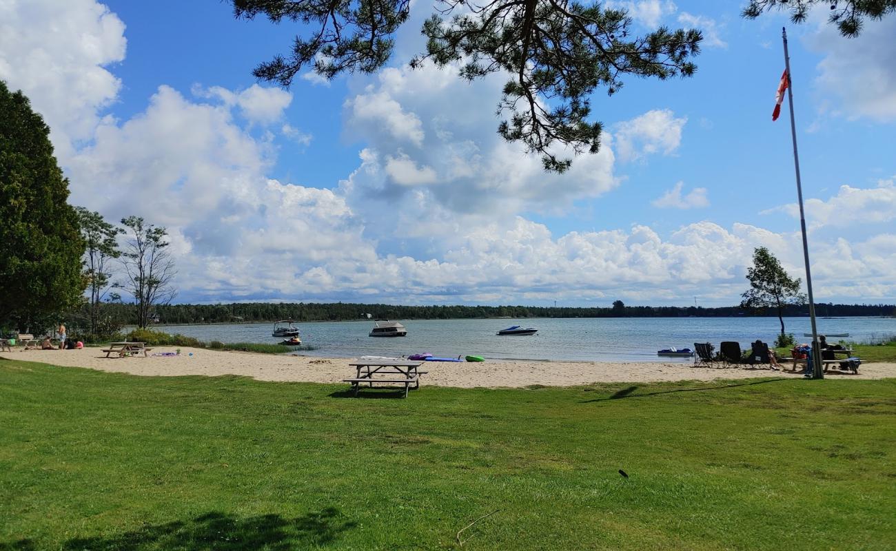 Howdenvale Beach'in fotoğrafı çim yüzey ile