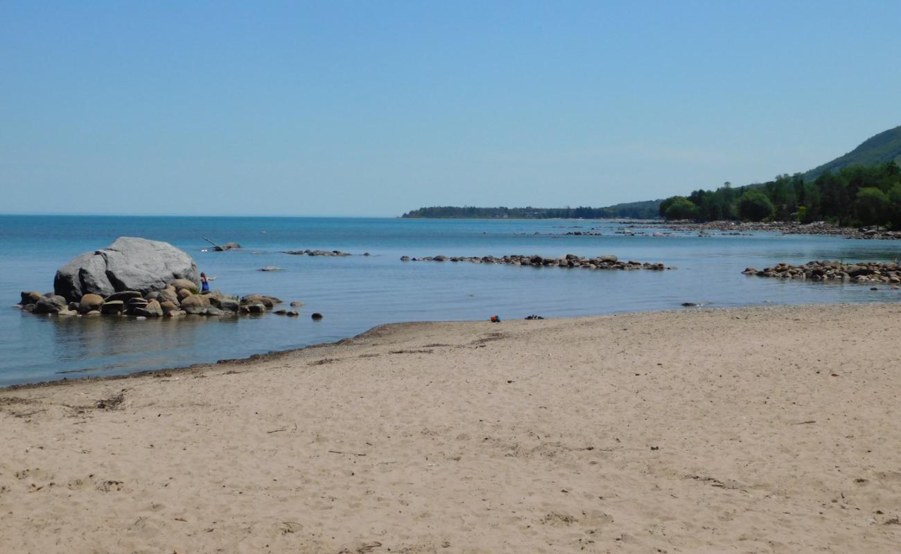 Council Beach'in fotoğrafı açık bej kum yüzey ile