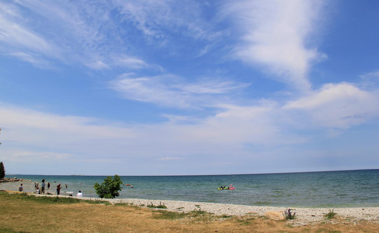 Sunset Point Beach'in fotoğrafı çim yüzey ile