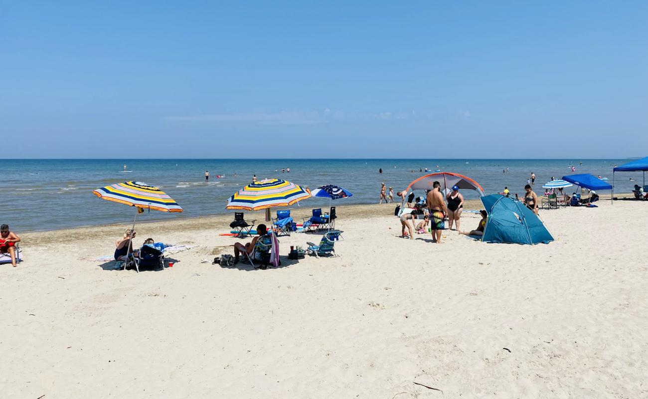 Wasaga Beach A1'in fotoğrafı parlak kum yüzey ile