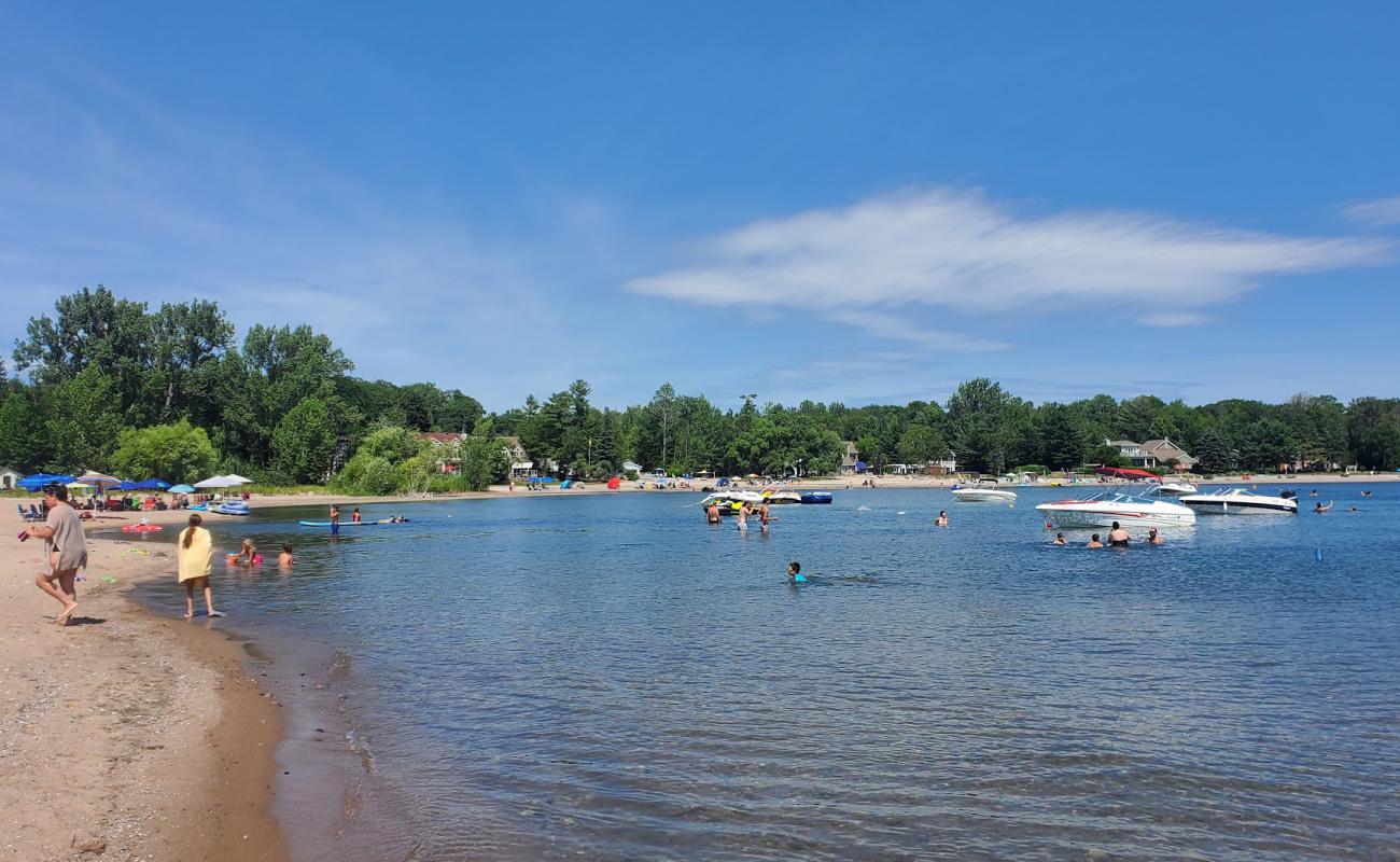 Jackson Point'in fotoğrafı parlak kum yüzey ile