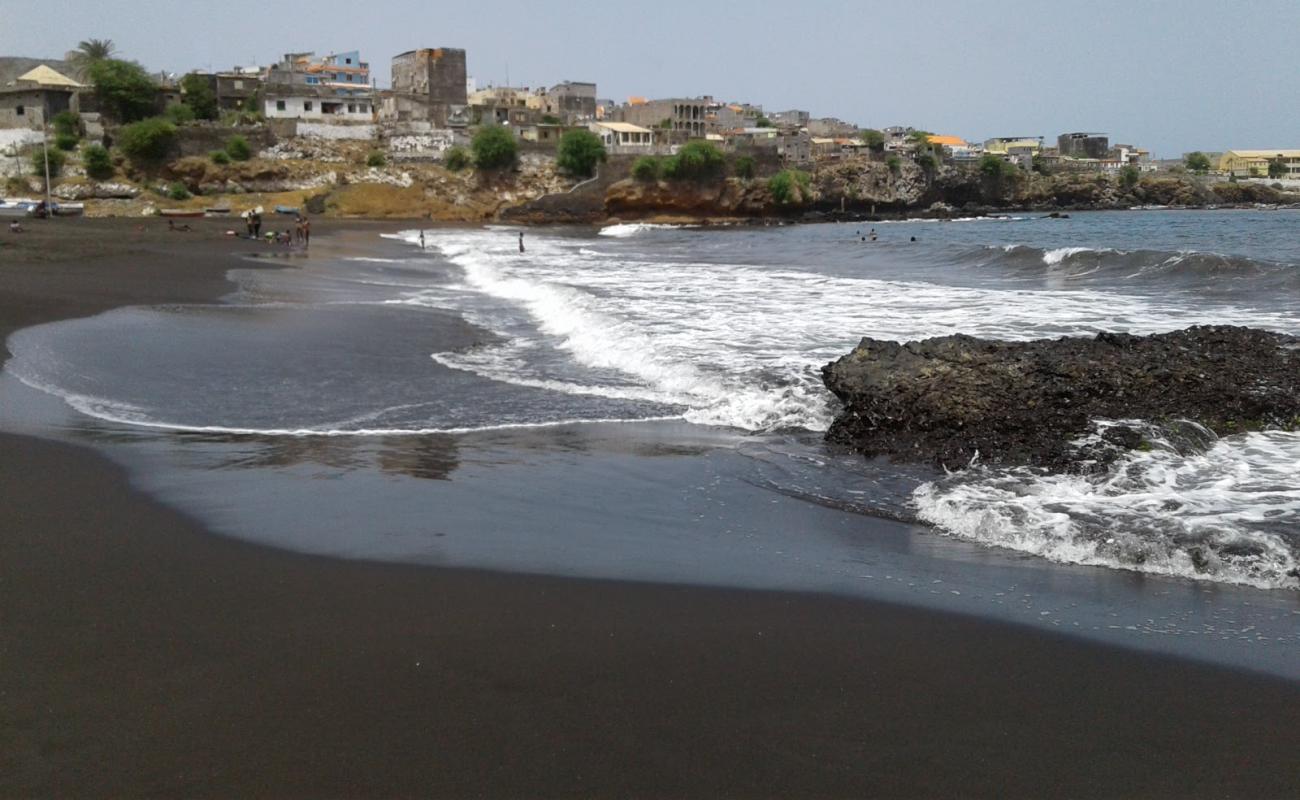 Praia Clarinha'in fotoğrafı siyah kum yüzey ile