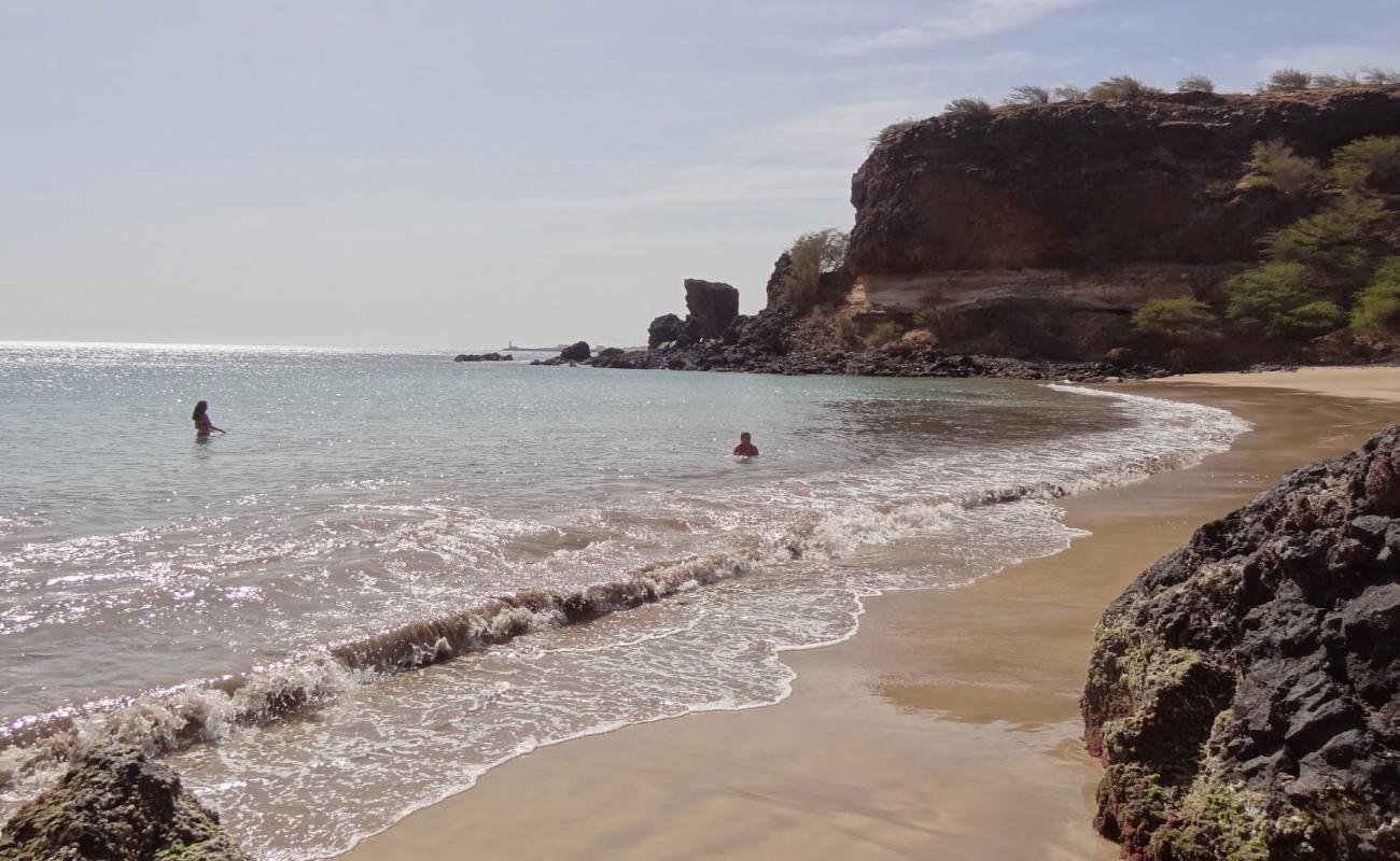 Praia de Portinho'in fotoğrafı parlak kum yüzey ile