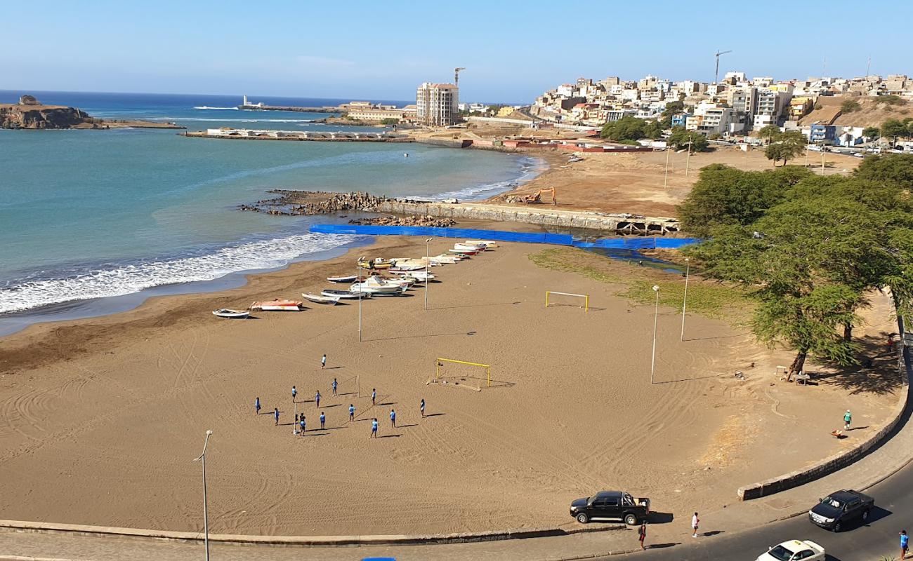 Praia de Gamboa'in fotoğrafı kahverengi kum yüzey ile