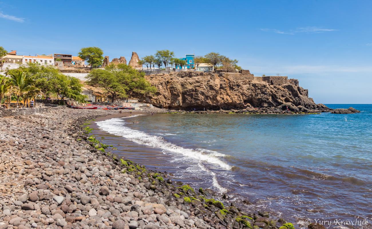 Praia Cidade Velha'in fotoğrafı gri çakıl taşı yüzey ile