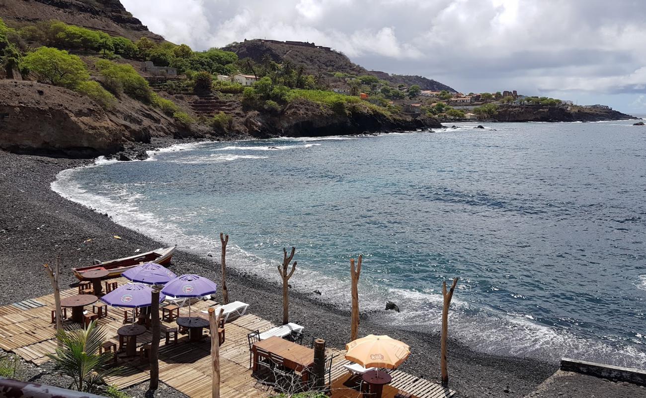 Cidade Vehla Beach'in fotoğrafı gri çakıl taşı yüzey ile