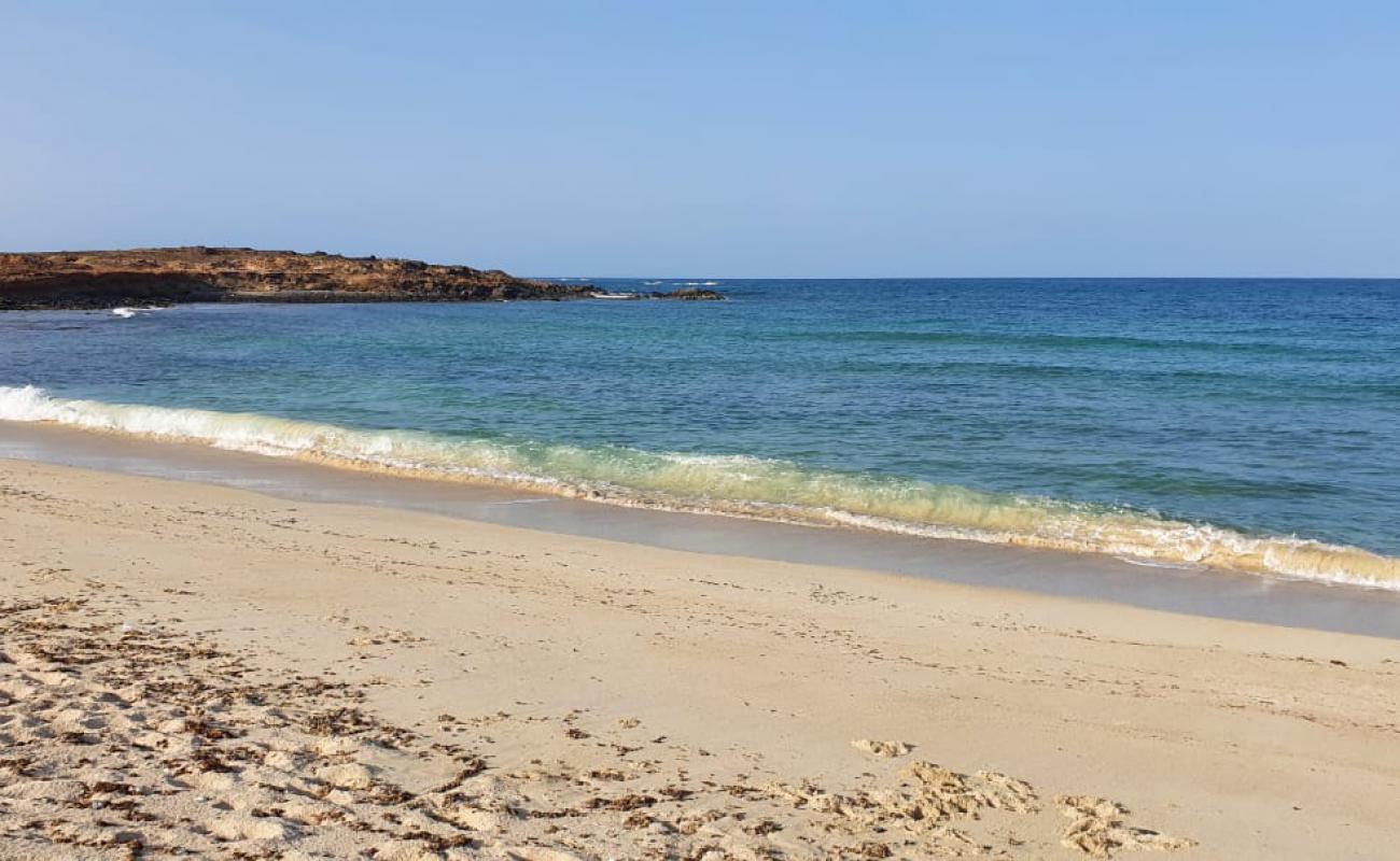 Praia das Gatas'in fotoğrafı çakıl ile kum yüzey ile