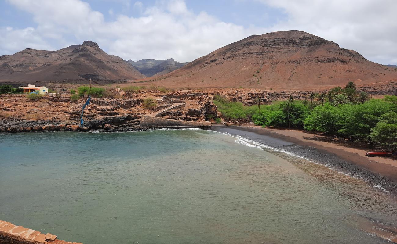 Gombeza Bay Beach'in fotoğrafı taşlı kum yüzey ile