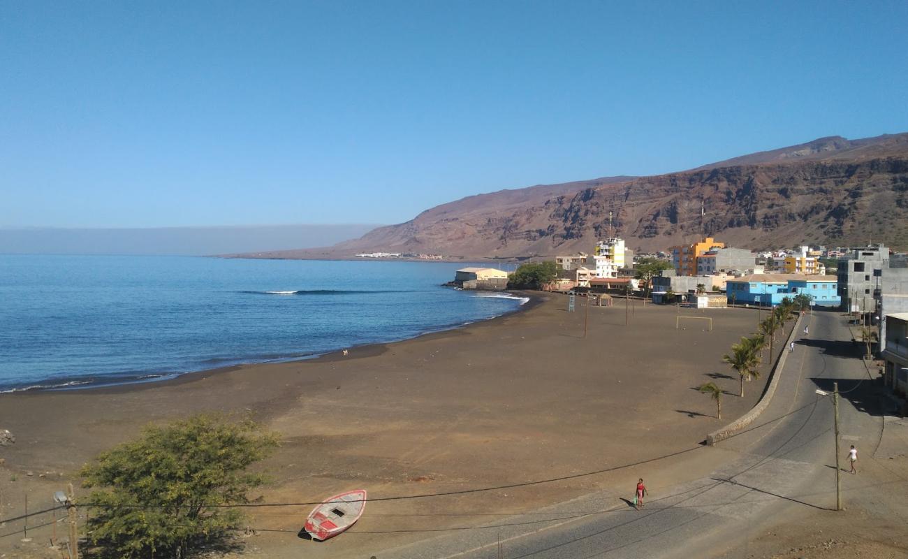 Praia Tedja'in fotoğrafı kahverengi kum yüzey ile