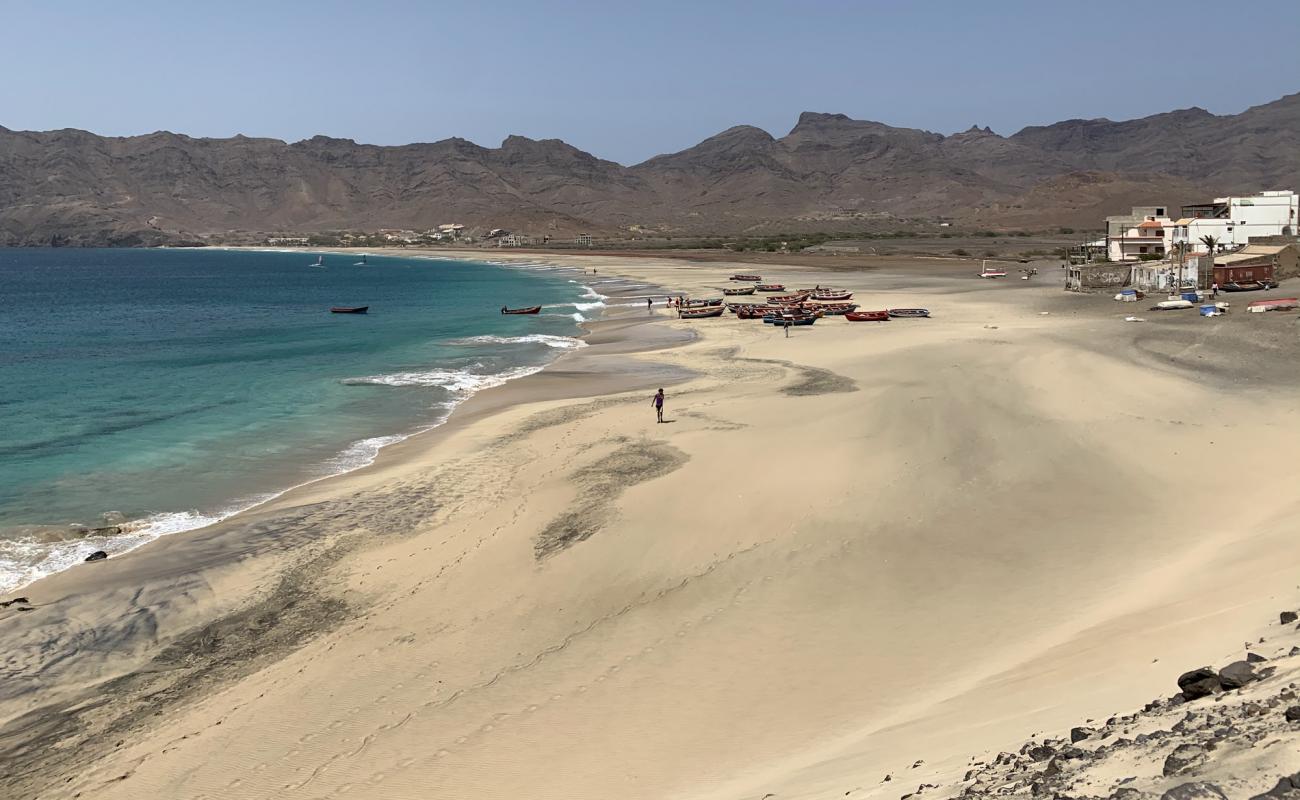 Praia de Sao Pedro'in fotoğrafı açık bej kum yüzey ile