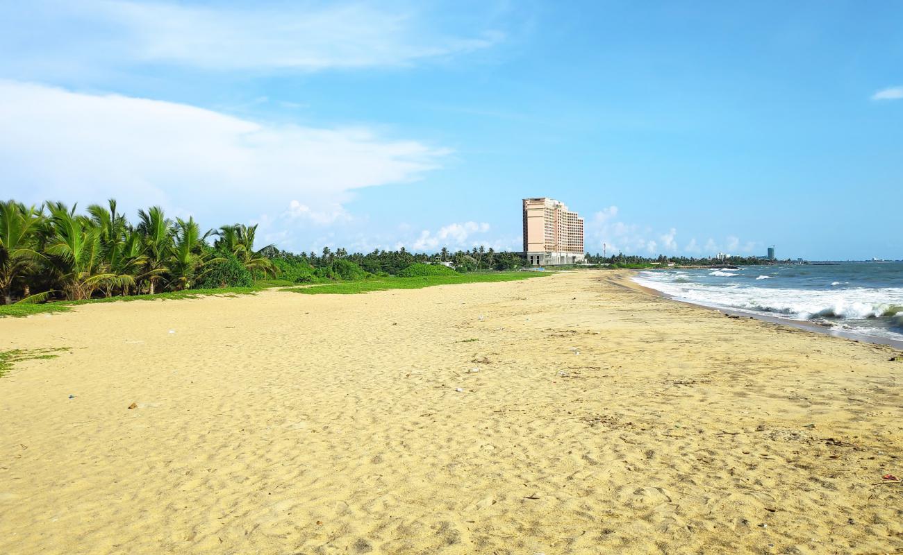 Waikkala Beach'in fotoğrafı parlak kum yüzey ile