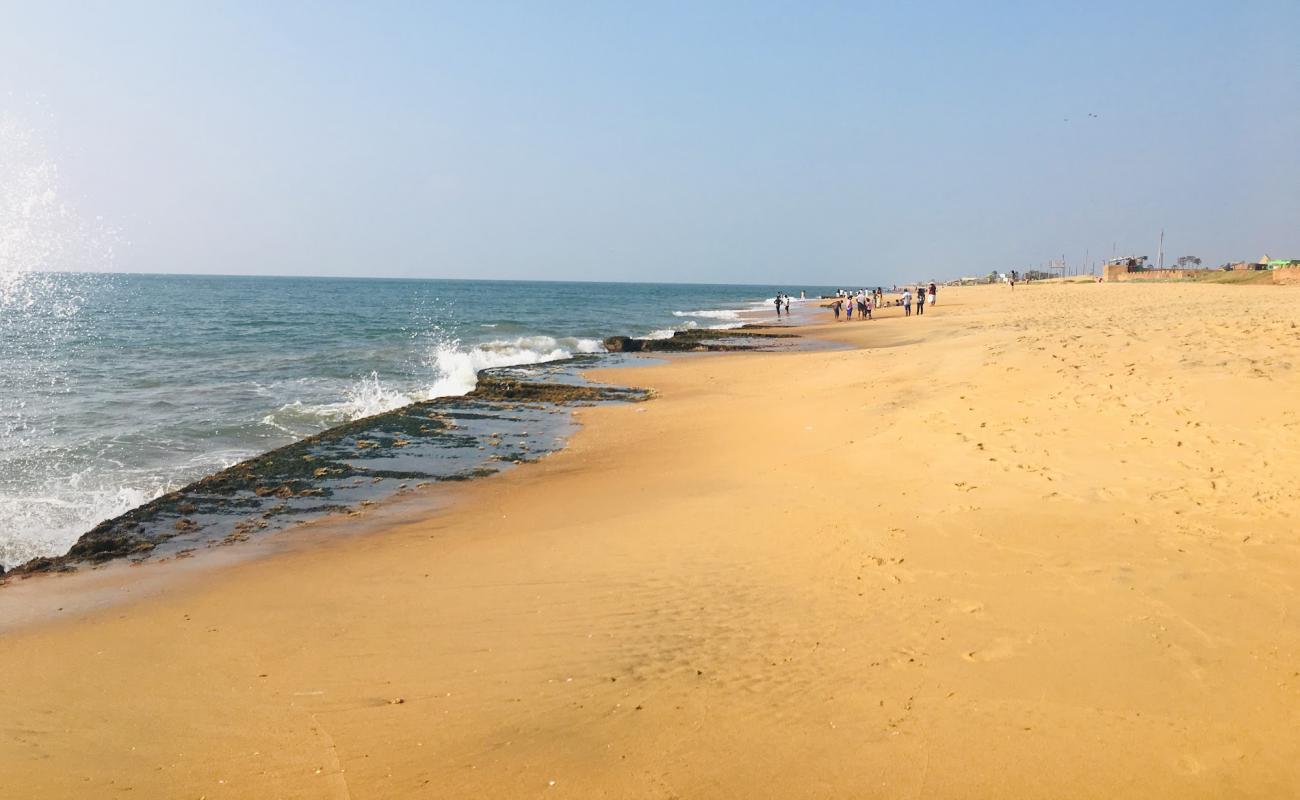 Chilaw Beach Park'in fotoğrafı parlak kum ve kayalar yüzey ile