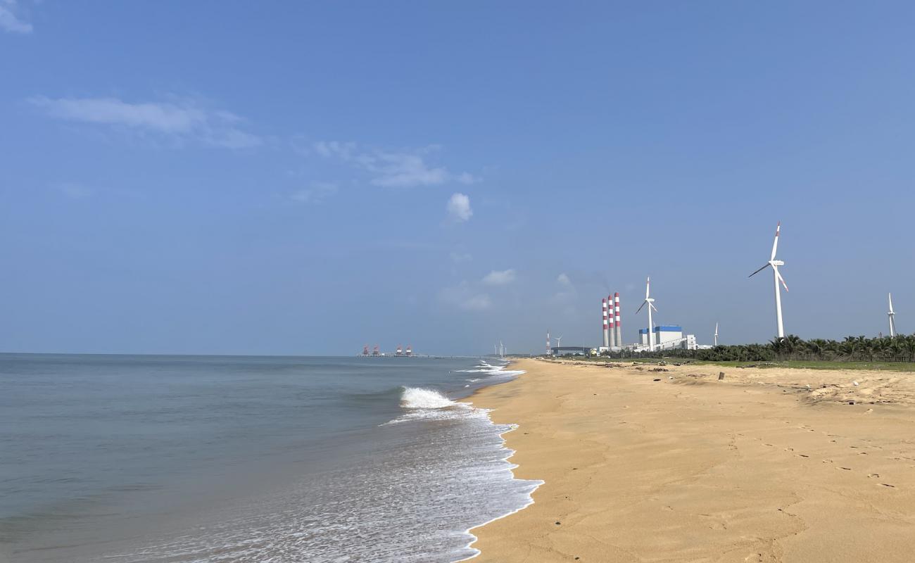 Melheim Beach'in fotoğrafı parlak kum yüzey ile