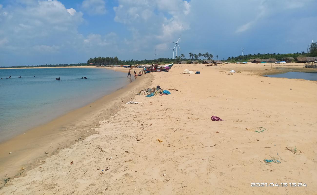 Kudawa Beach'in fotoğrafı parlak kum yüzey ile