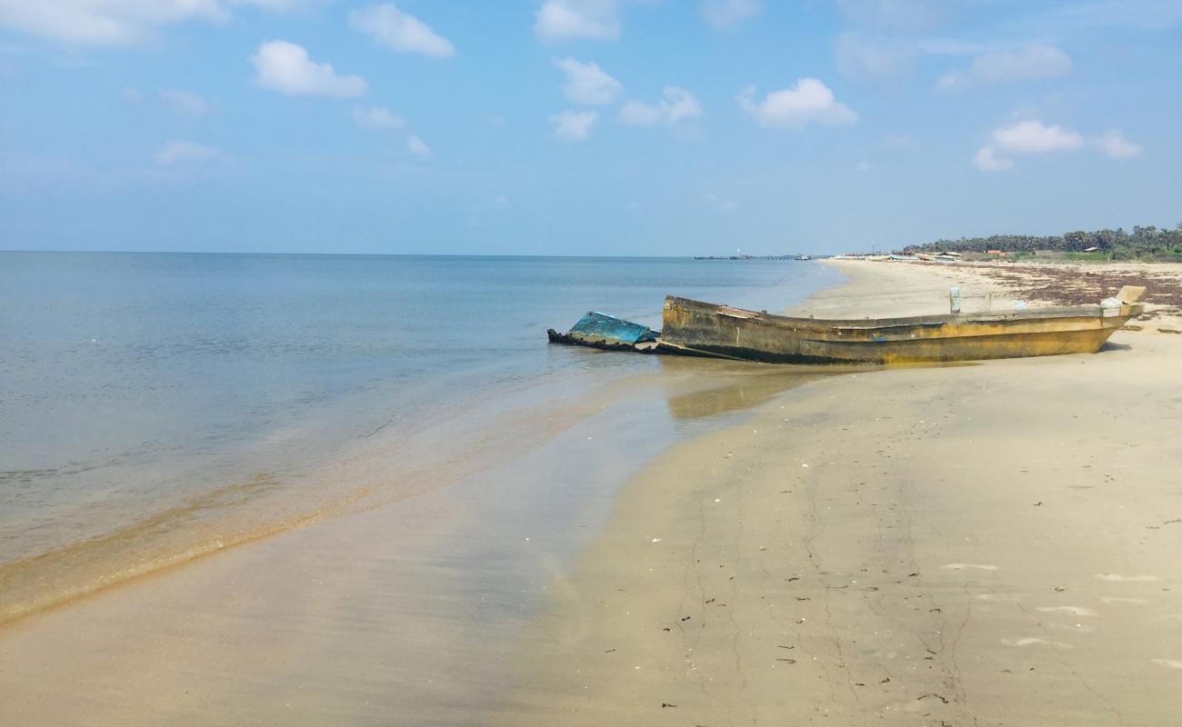 Keeri Beach'in fotoğrafı parlak kum yüzey ile