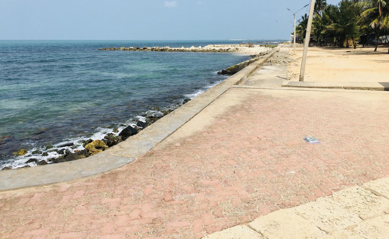 Keerimalai beach'in fotoğrafı taşlar yüzey ile