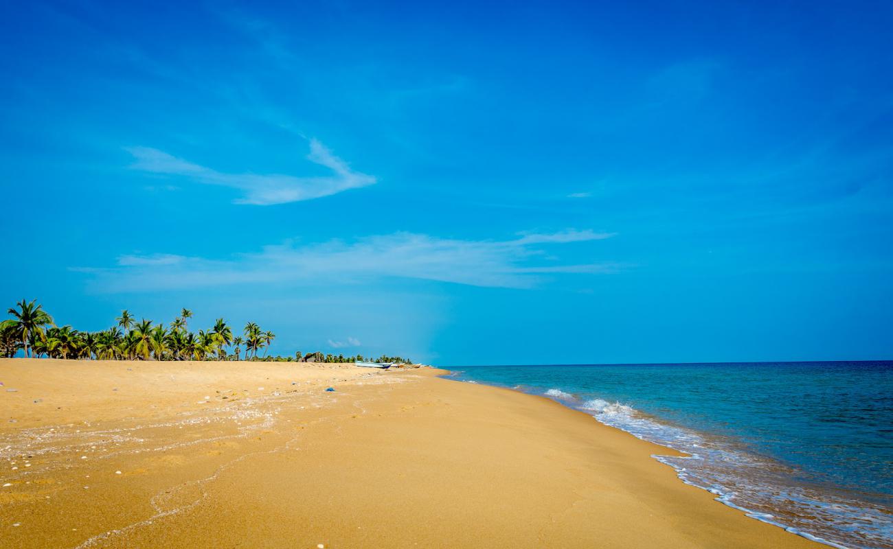 Umiya Beach'in fotoğrafı açık bej kum yüzey ile