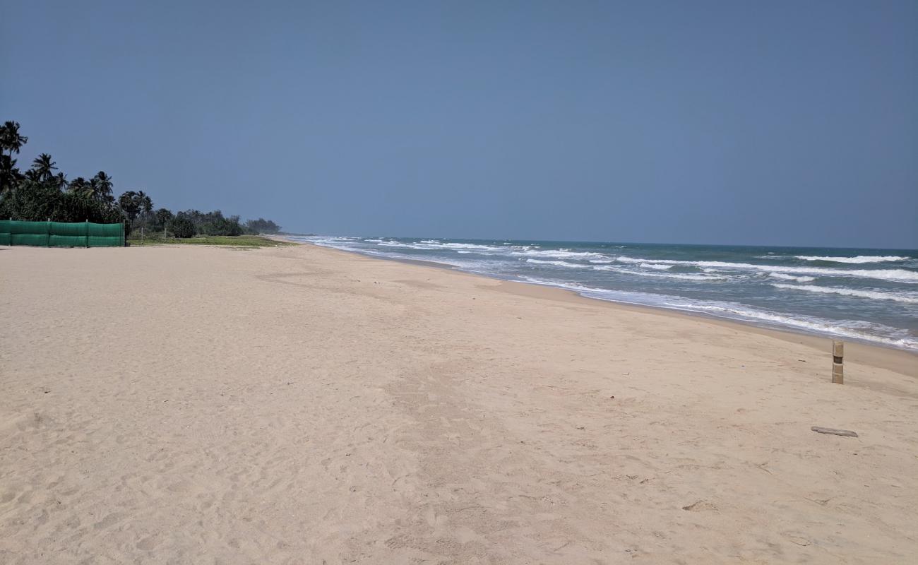 Nilaveli Beach II'in fotoğrafı açık bej kum yüzey ile