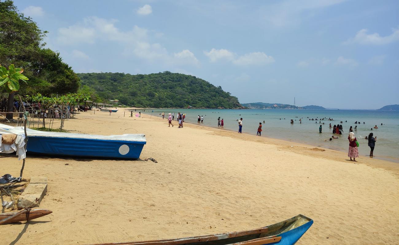 Marble Beach'in fotoğrafı parlak kum yüzey ile