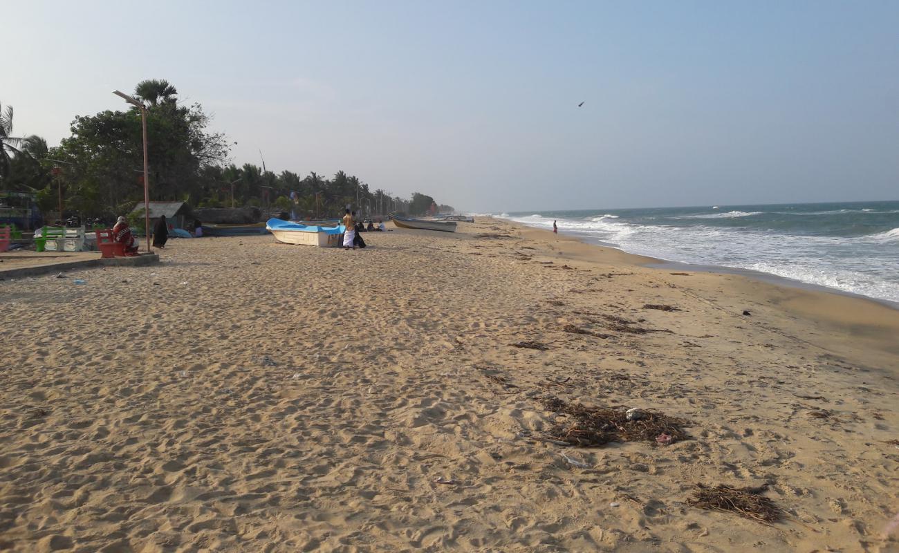 Kattankudy Beach'in fotoğrafı açık bej kum yüzey ile