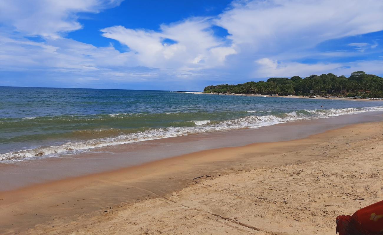 Pottuvil Beach'in fotoğrafı parlak kum yüzey ile