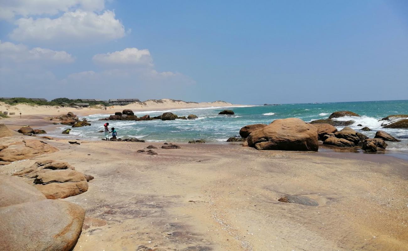 Palatupana Beach'in fotoğrafı parlak kum yüzey ile