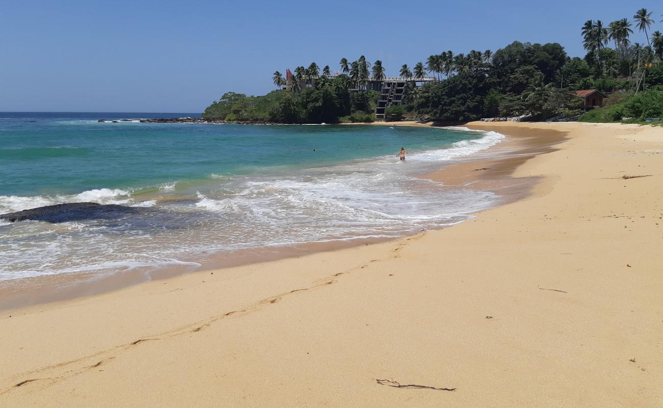 Marakkalagoda Beach'in fotoğrafı açık bej kum yüzey ile